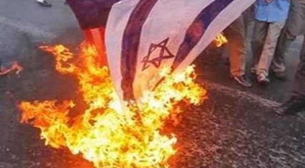 پرچم رژیم صهیونیستی در الازهر به آتش کشیده شد